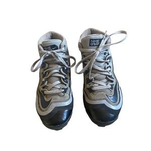 Nike youth boys Huarache baseball cleats, size 2Y, good used condition